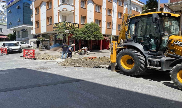 İstanbulun göbeğinde 20 saattir elektriksiz kaldılar