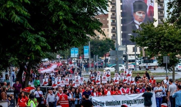 İzmirin ilçelerinde 19 Mayıs coşkusu