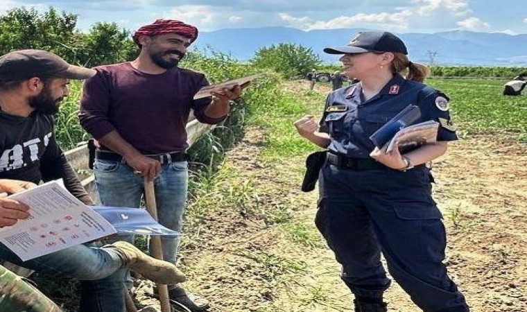 Jandarmadan mevsimlik tarım işçilerine KADES bilgilendirmesi