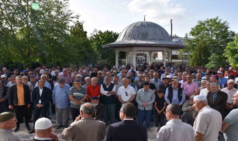 Karapınarda hacı adaylarına uğurlama töreni