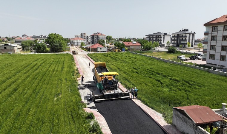 Karatayda asfalt seferberliği sürüyor