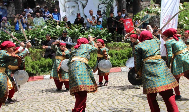 Kız Kılıç Kalkan Ekibi Türkiyede ilk oldu