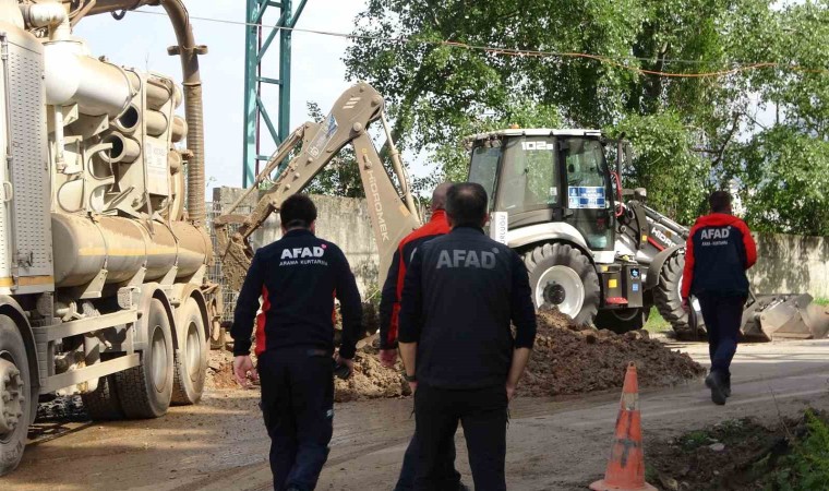 Kocaelide doğalgaz borusu delindi: Sızıntı ekipleri harekete geçirdi