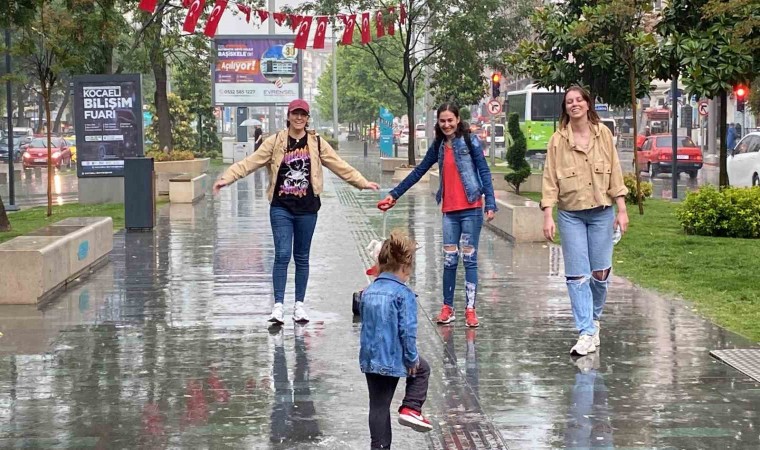 Kocaelide dolu ve sağanak etkili oldu: Çok felaket