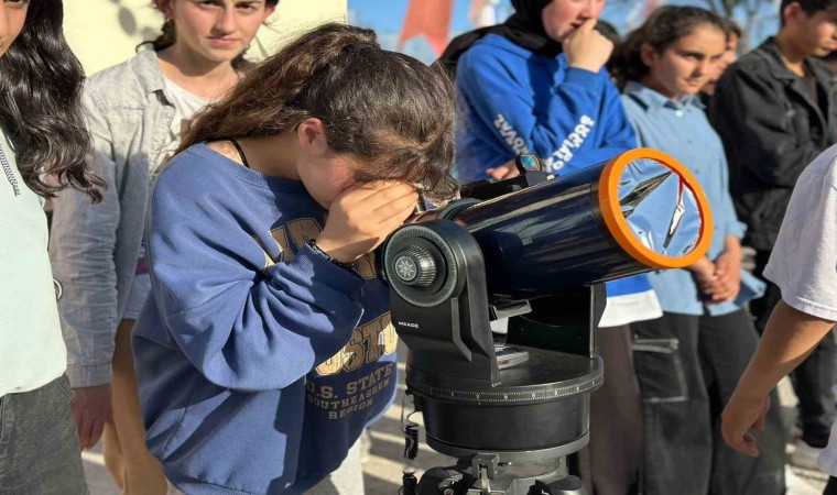 Köy okulundaki öğrenciler ‘Gökyüzü Gözlem ve Bilim Şenliği etkinliğinde buluştu