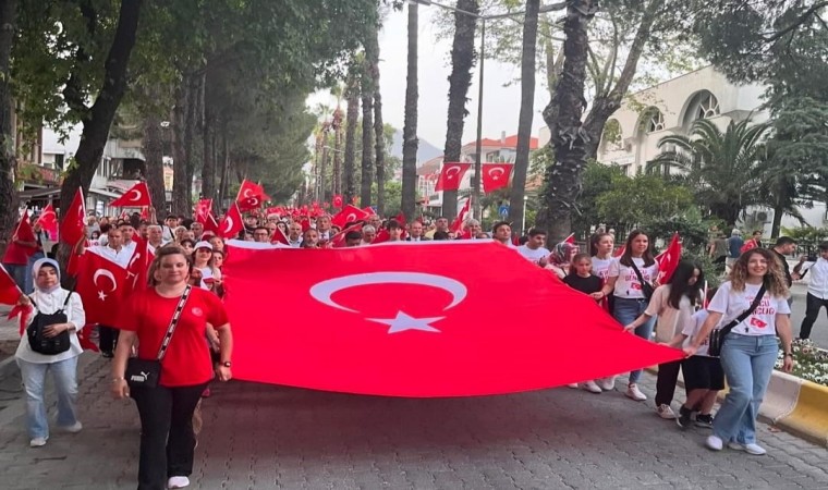 Köyceğizde 19 Mayıs coşkusu gençlik yürüyüşü ve Kolpa konseri ile devam etti