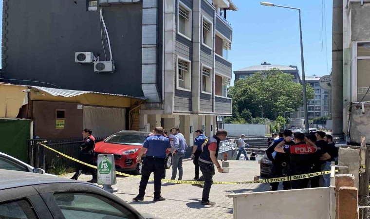 Küçükçekmecede otele el bombası atan saldırgan kamerada