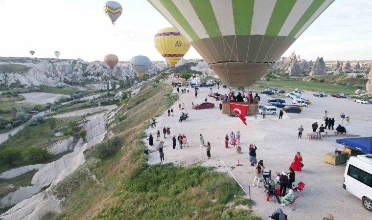 Kutlamalar gökyüzünde başladı