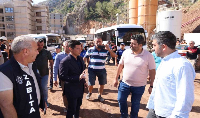 Marmaris Belediye Başkanı Ünlü, tepkilerin odağındaki Sinpaşın inşaatını denetledi