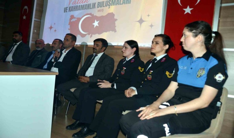 Muşta lise öğrencilerine yönelik Vatan ve Kahraman Buluşmaları konferansı düzenlendi