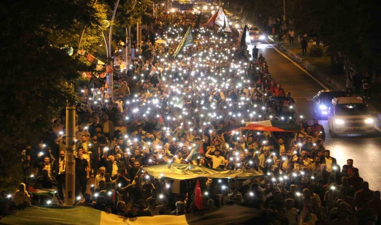 Refahtaki katliam Diyarbakırda binlerce kişi tarafından protesto edildi