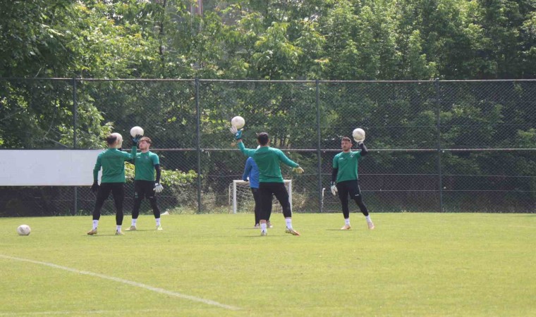 Sakaryaspor, Süper Lig hasretini gidermek için hazırlıklarını sürdürüyor