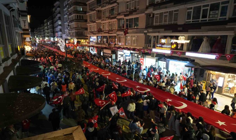 Samsunda 1919 metrelik bayrakla Fener Alayı ve Gençlik Haftası yürüyüşü