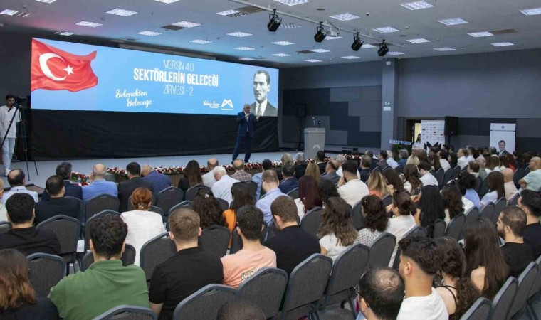 Sektör temsilcileri, üniversiteliler ve gençler Kariyer Merkezinde buluştu