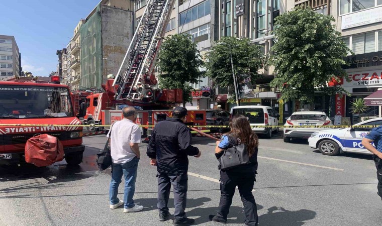 Şişlide restoranın bacasında çıkan yangın paniğe neden oldu