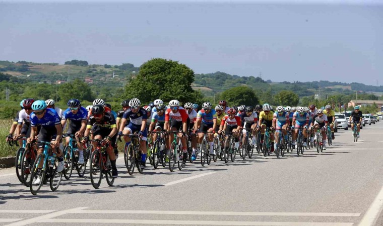 Tour Of heyecanı Sakaryada sürüyor: Podyumda 2 Türk pedal