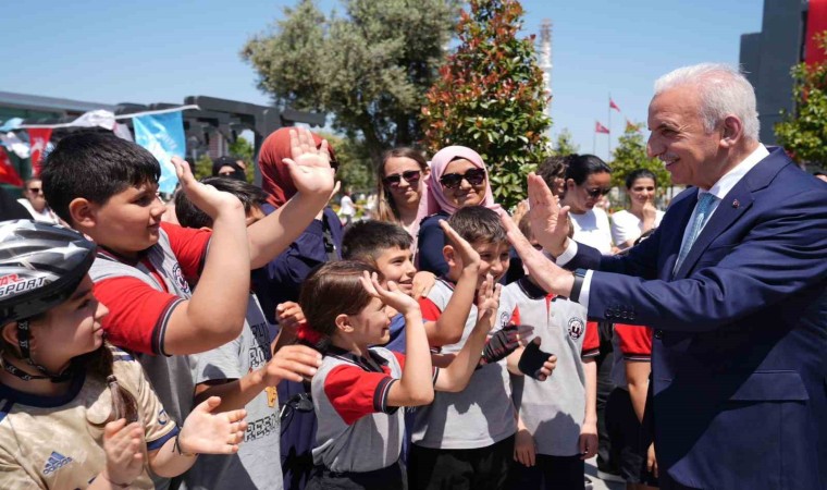 Ümraniyede 500 bisiklet tutkunu çocuk kıyasıya yarıştı