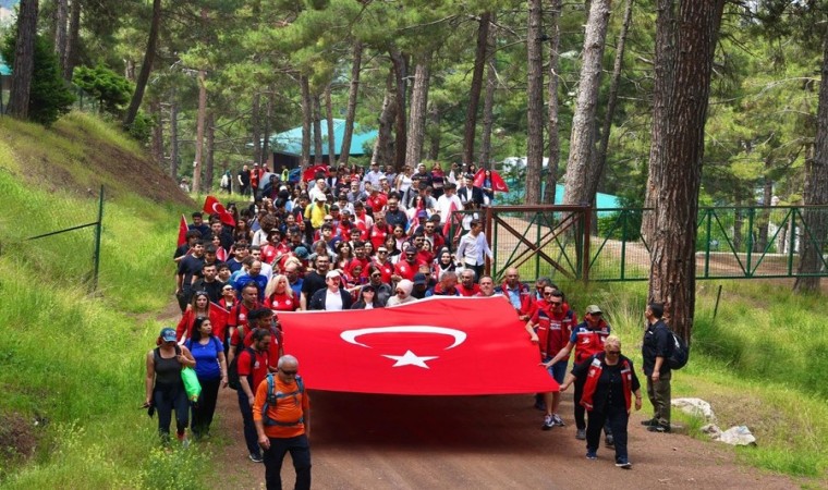 Vali Pehlivan, Doğada Gençlik Yürüyüşüne katıldı