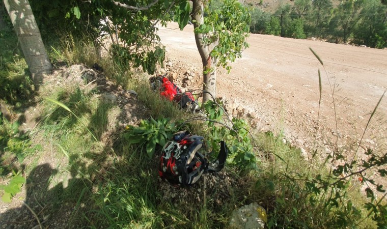 Yeni aldığı motosikletiyle kaza yapan genç hayatını kaybetti