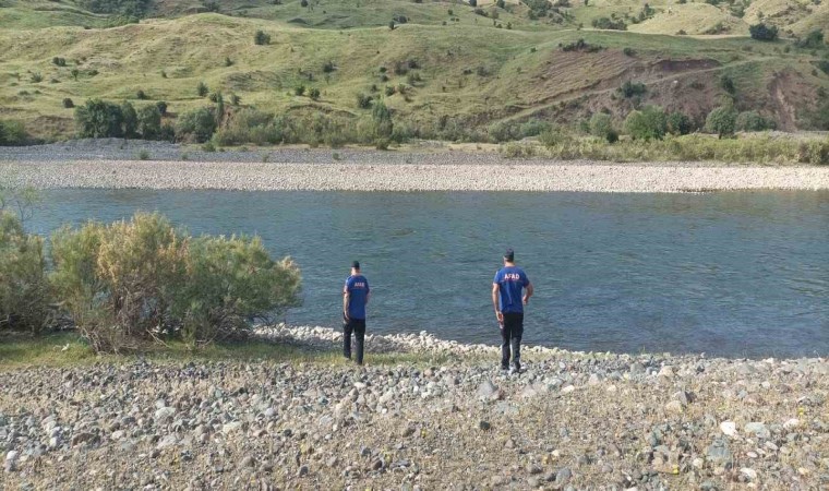 14 yaşındaki çocuk Murat Nehrinde kayboldu