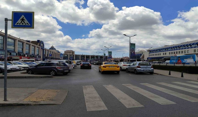 15 Temmuz Demokrasi Otogarında emniyet ekiplerinden şoför ve yolculara bilgilendirme yapıldı