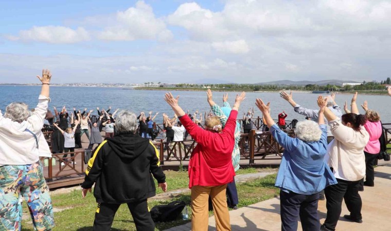 65 yaş üstü vatandaşlar hayatın içinde