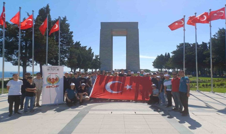 Adanada eğitim gören 40 lise öğrencisi polis tarafından Bursa ve Çanakkaleye götürüldü