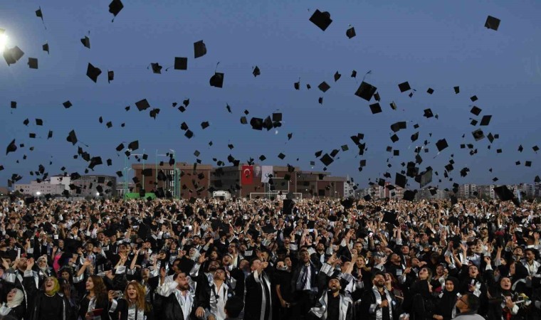 Adıyaman Üniversitesinde mezuniyet coşkusu yaşandı