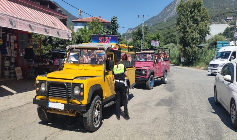 Alanyada 7 safari aracına ve sürücüsüne ceza kesildi