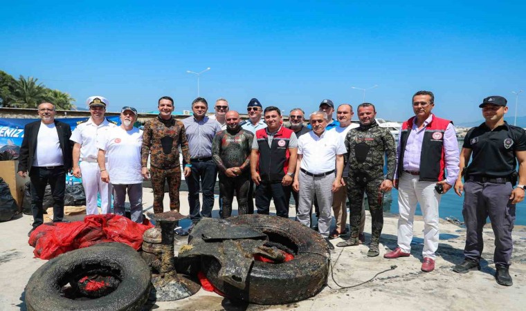 Aliağada deniz dibi temizliği yapıldı