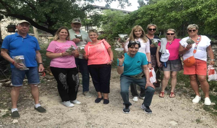 Alman turistler yıllardır aradıkları şifayı Antalyanın doğasında buldular