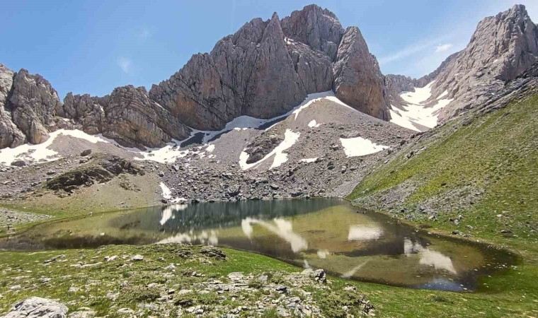 Anamas Dağındaki Karagöl, dağcıların ilgi odağı