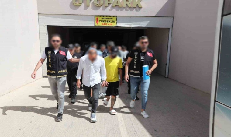 Antalyada aranan şahıslara yönelik eş zamanlı operasyon: 148 kişi yakalandı