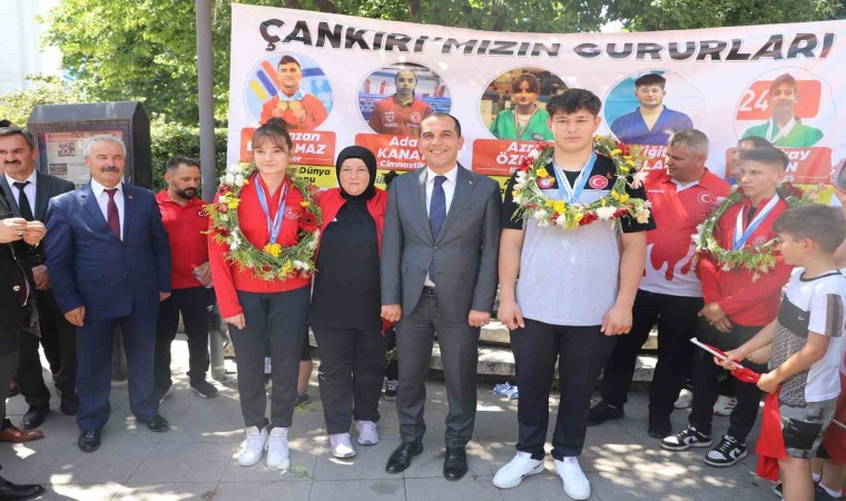 Avrupa ve dünya şampiyonalarında derece elde eden sporcular ödüllendirildi