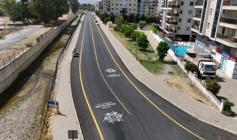 Aydın Büyükşehir Belediyesi Efeler Cumhuriyet Caddesini yeniledi