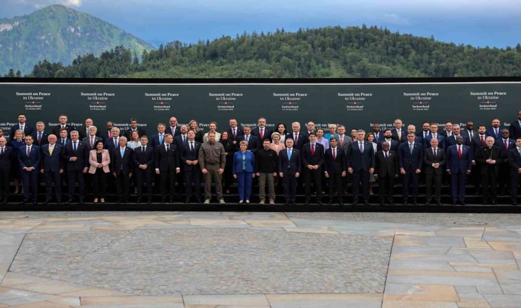 Bakan Fidan, Ukrayna Konferansı aile fotoğrafı çekimine katıldı