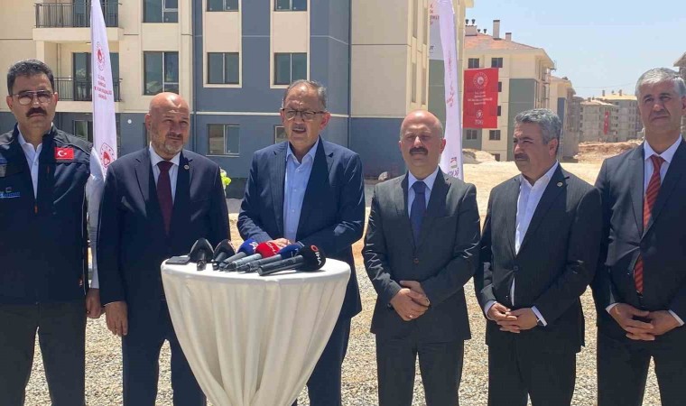 Bakan Özhaseki: Kalıcı deprem konutlarının tamamını 2025 sonuna kadar teslim edeceğiz