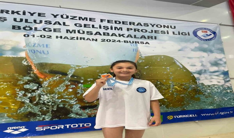 Başarılı yüzme sporcusu Türkiye 3üncü oldu