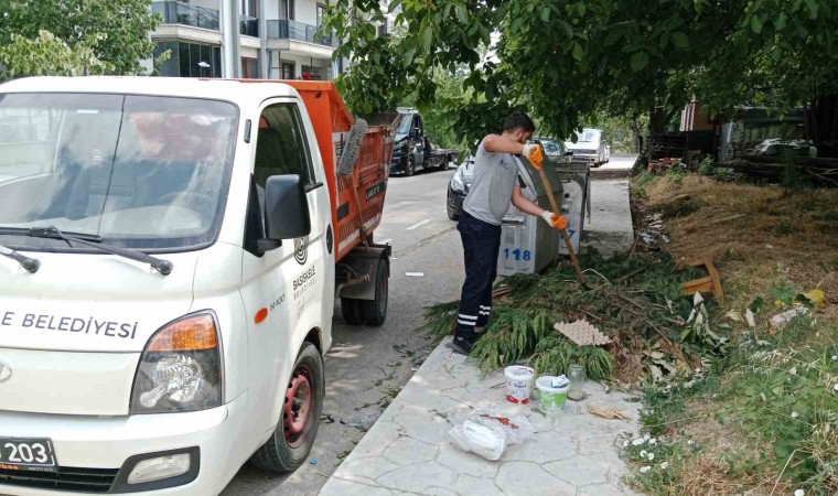 Başiskelede işlek caddeler su tankerleriyle yıkanıyor