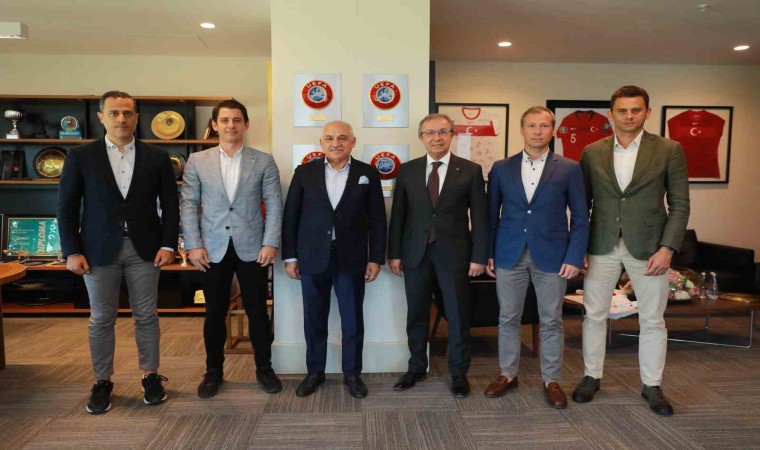 Başkan Büyükekşi, EURO 2024te görev yapacak Türk hakemlere başarılar diledi