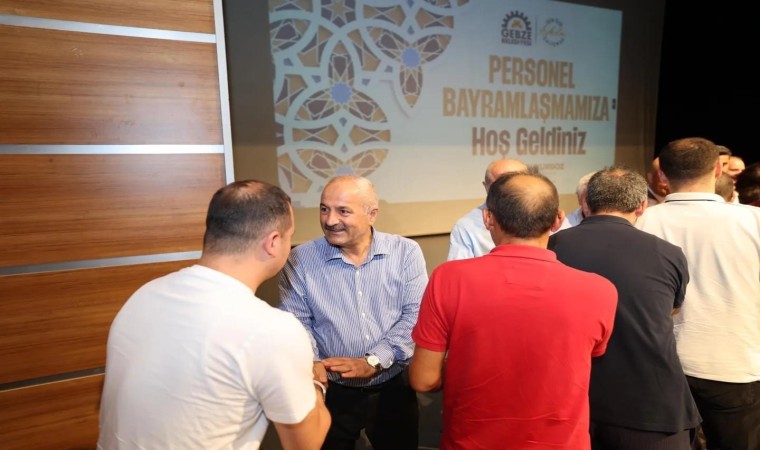 Başkan Büyükgöz personellerle bayramlaştı