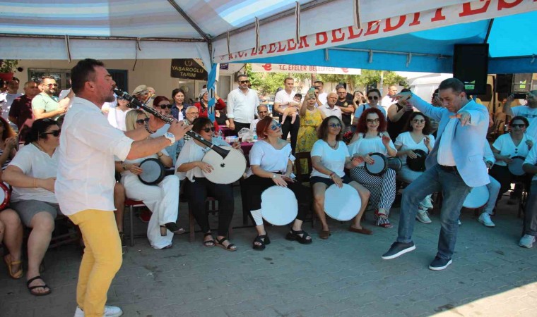 Başkan Yetişkinin Kocaarap Zeybeği performansı beğeni topladı