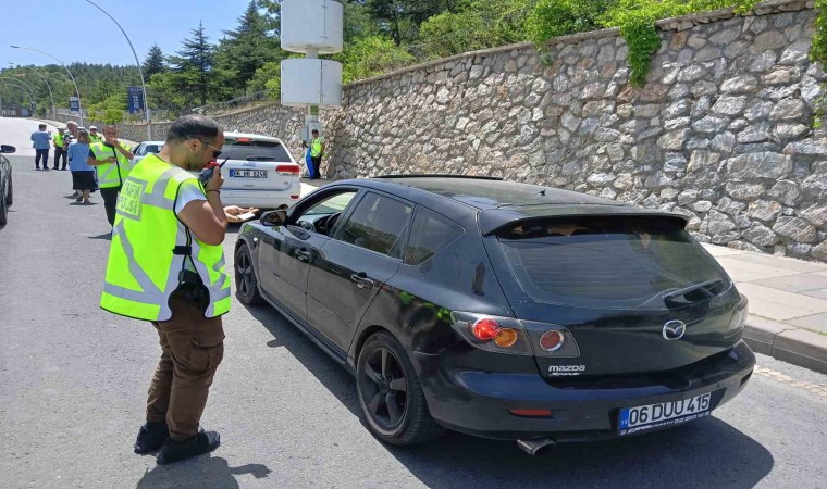 Başkentte bayram trafiği denetimi 18 bini aşkın polisle gerçekleştiriliyor