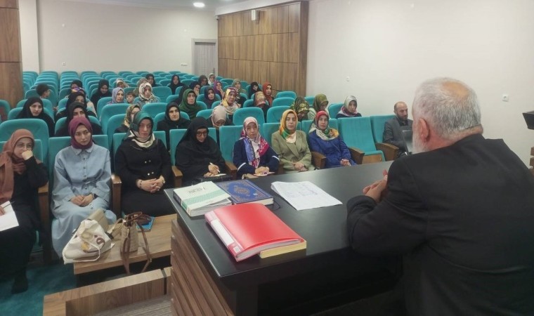 Bayburtta yaz Kuran kursları semineri düzenlendi