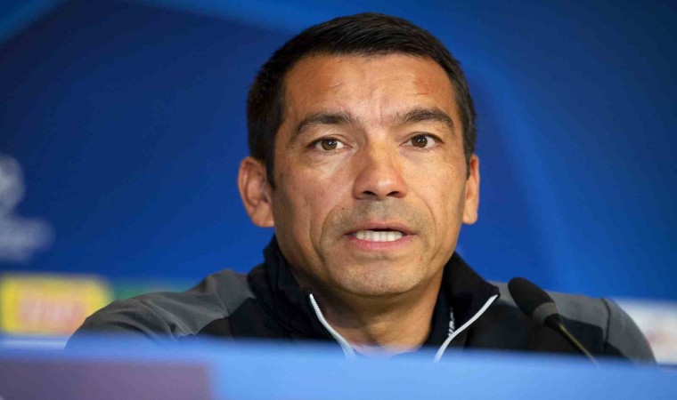 Beşiktaşın yeni teknik direktörü Giovanni van Bronckhorst oldu