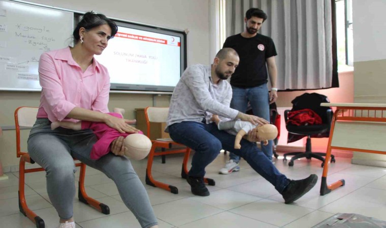 Bingölde 1 yıl içinde 950 öğretmen ve personel Heimlich manevrası eğitimi aldı