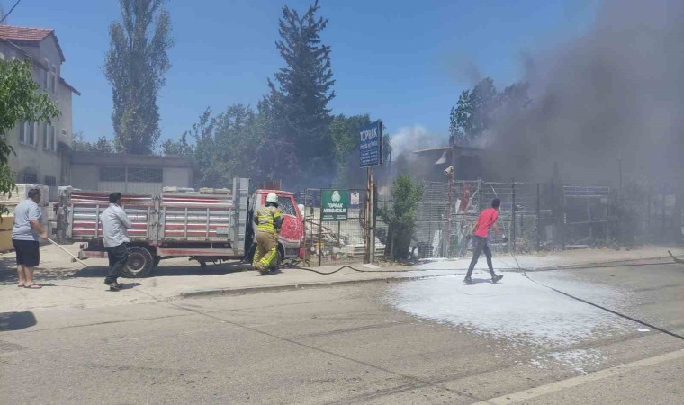 Bursada geri dönüşüm tesislerinde büyük yangın