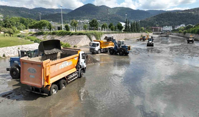 BUSKİden derelere yaz temizliği