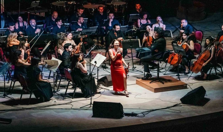 Büyükşehir Orkestrası ve Esther Abramiden muhteşem konser