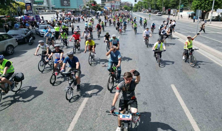 Çevre dostu yaşam için Şişliden Üsküdara pedal çevirdiler